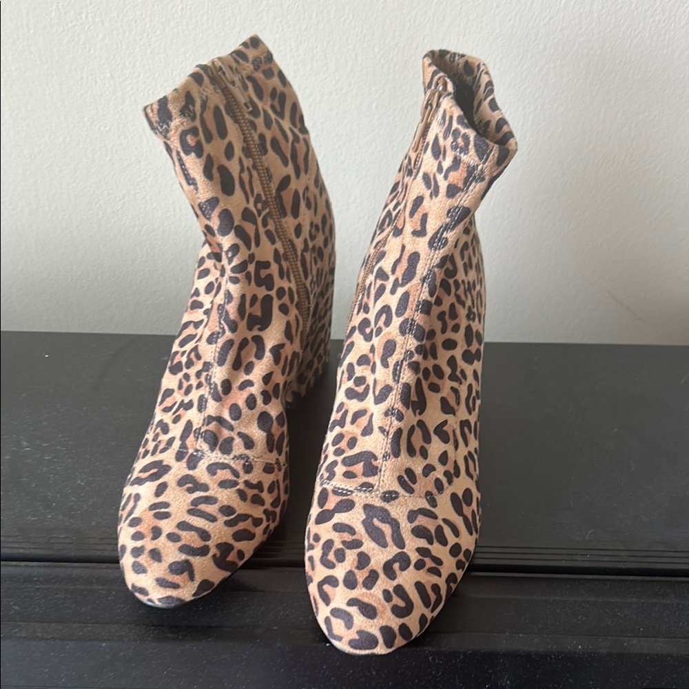 New Design Lab Lord & Taylor Brown and Black Heeled Boots